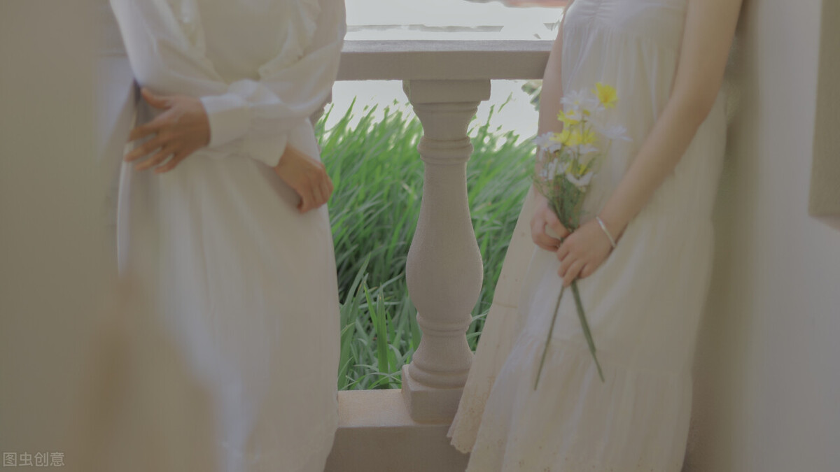 极简生活1年9套衣服,极简生活断舍离少买衣服