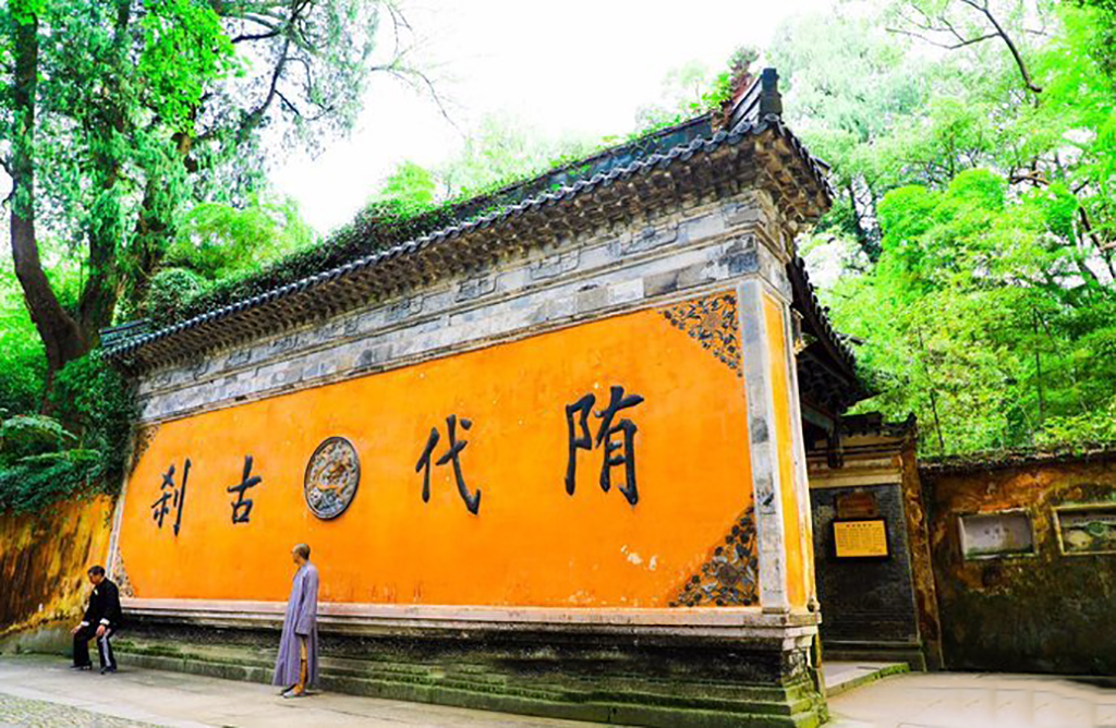 普陀山和天台山哪个更值得去,台州天台山和普陀山哪个好