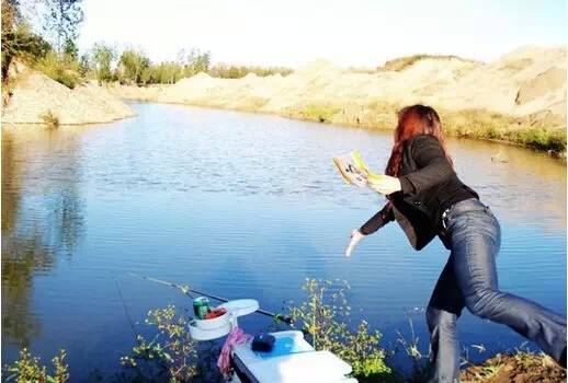 钓翘嘴和草鱼的正确方法与技巧,玉米粒夜钓鲤鱼草鱼方法及技巧