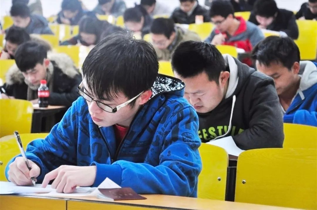 大学就业前景较好的十大专业,四个专业虽冷门但是铁饭碗好就业