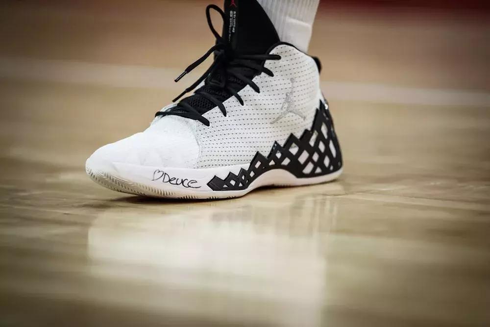 nba球员上脚pg5,nba球星上脚pg4藏青色