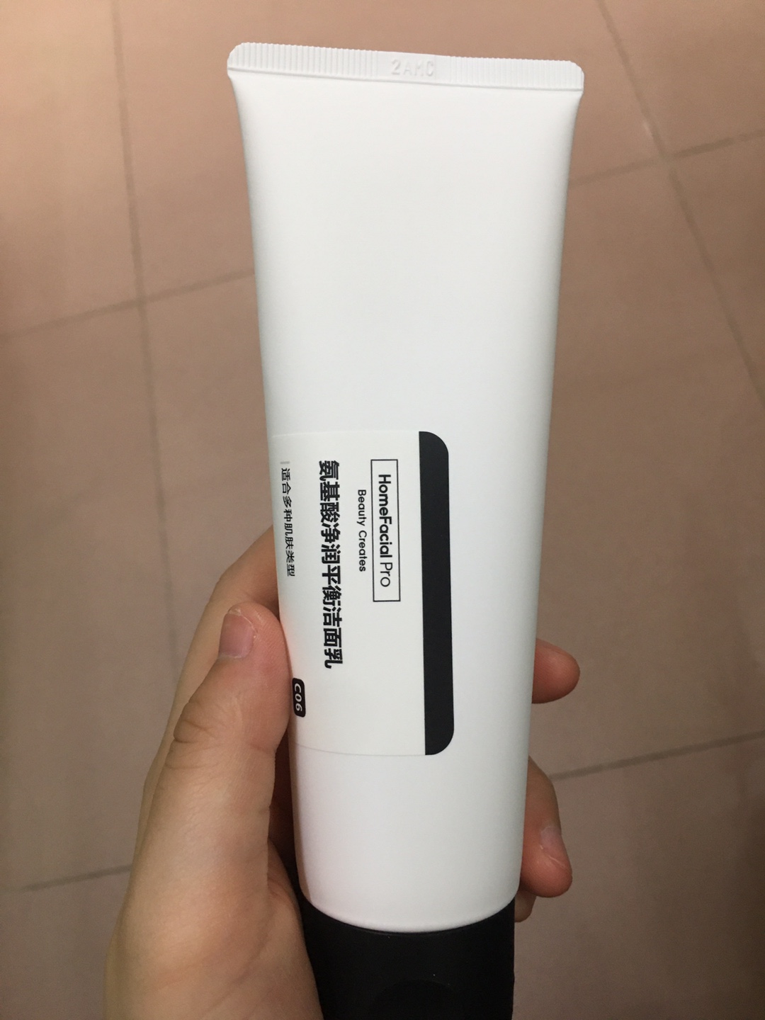 清洁毛孔洗面奶秋冬季节用,夏天好用的洗面奶美白效果