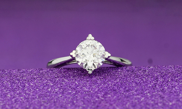 哪个品牌的钻戒每个款式独一无二,钻戒到底买什么品牌好