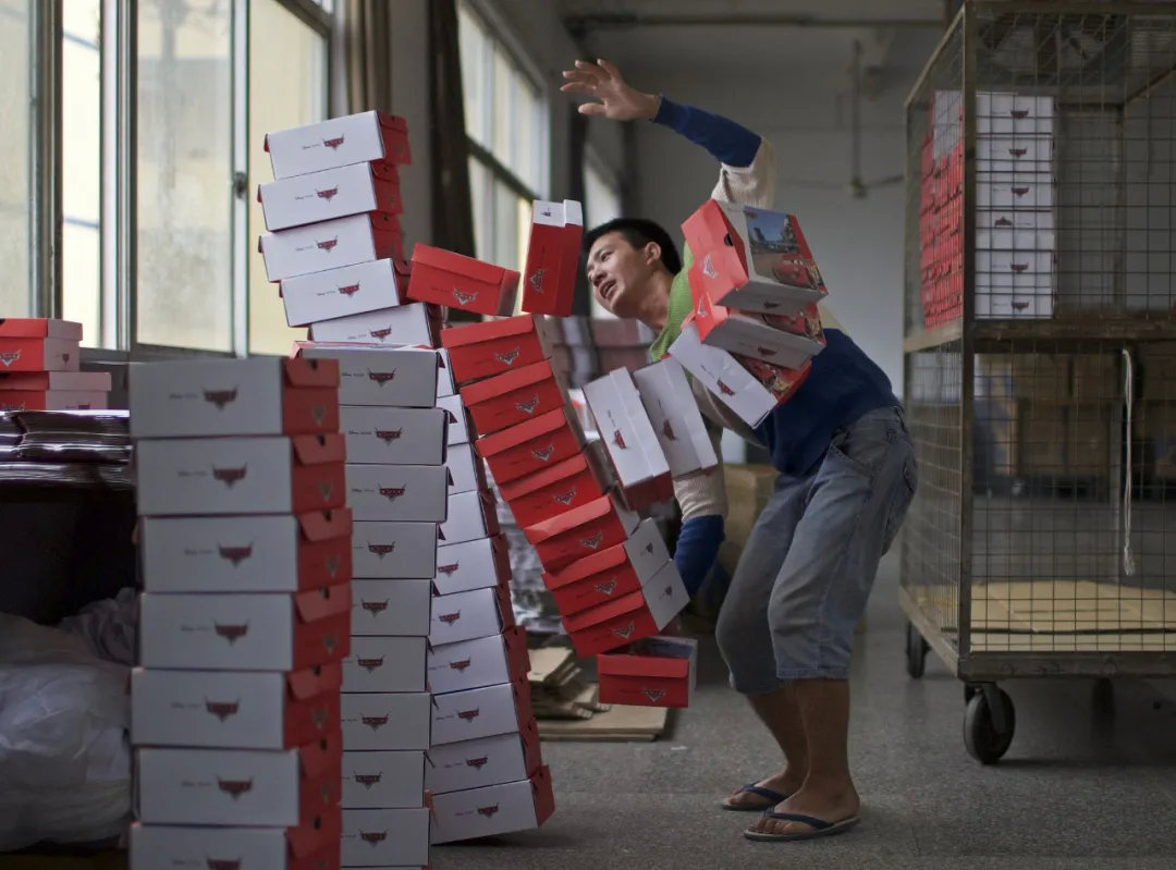 运动鞋占鞋服市场58%，为什么中国人对鞋子容易上头？