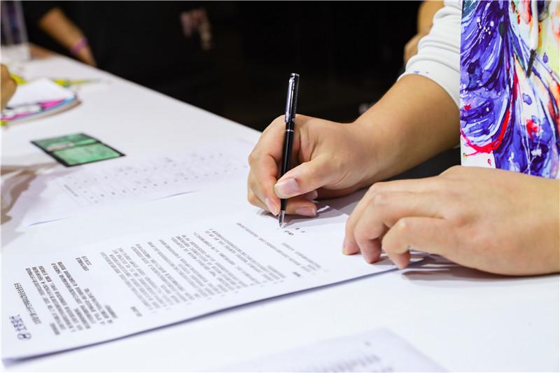 2020现代第七代伊兰特白色,小米社区新品季