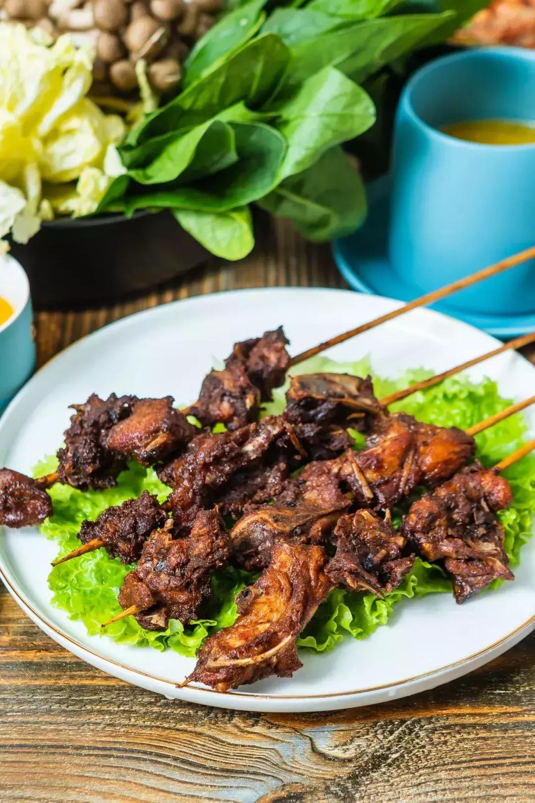 辽宁大姐秘制麻辣拌,东北女孩卖东北麻辣拌