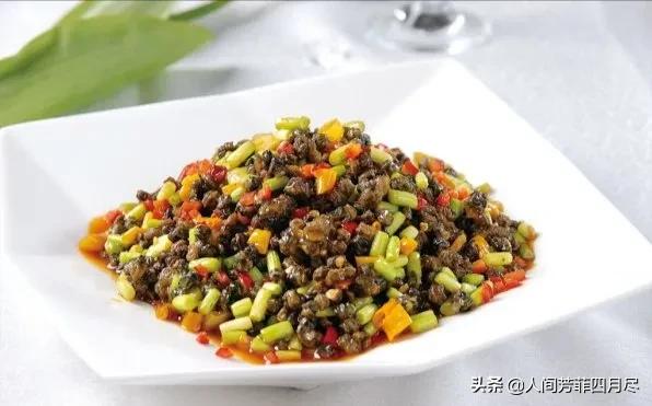 田螺尾巴带着蓝色能吃不,田螺的尾巴到底能不能吃