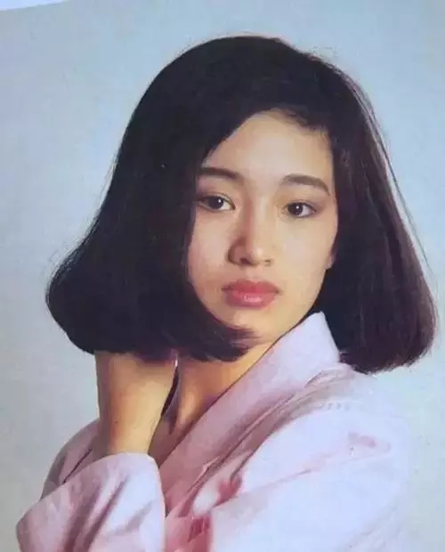 女星为了红毯抢镜有多拼,女明星为了蹭红毯能有多拼