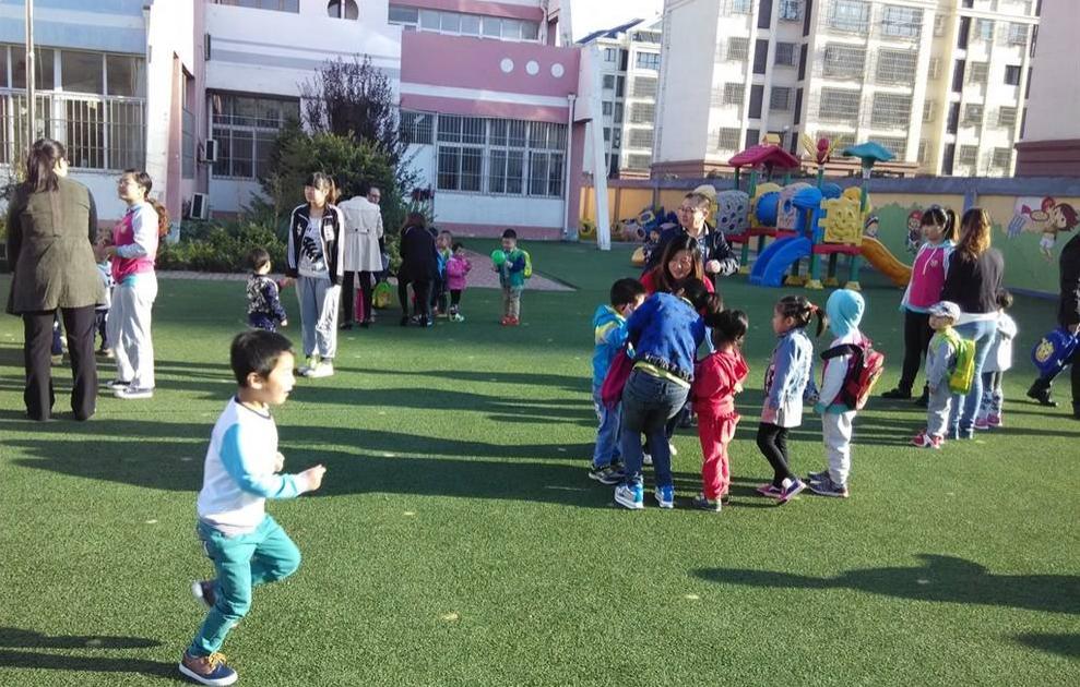 小孩子打架家长怎么处理比较好,小孩子之间打架如何正确处理