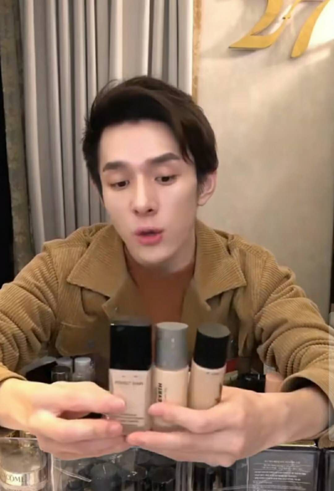 李佳琦阿玛尼粉底液推荐色号,李佳琦最新推荐粉底液