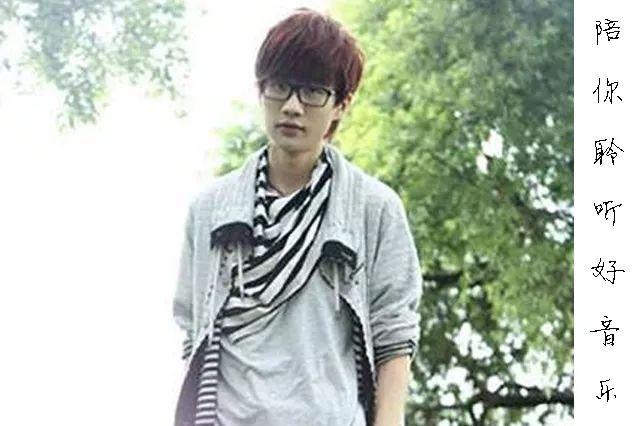 许嵩灯火阑珊处晚安视频,许嵩演唱的千百度