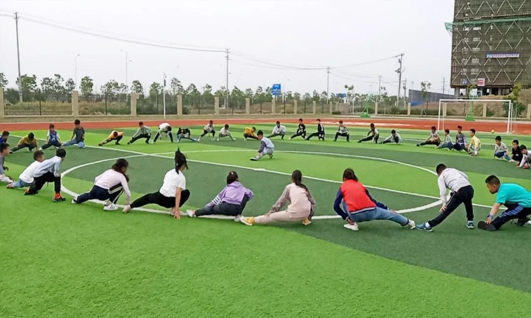 让足球为校园添彩,让足球回归纯粹