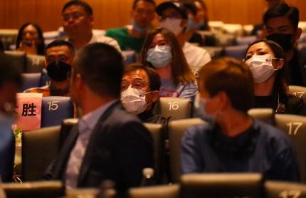 谢霆锋看陈木胜遗作,陈木胜谢霆锋落泪