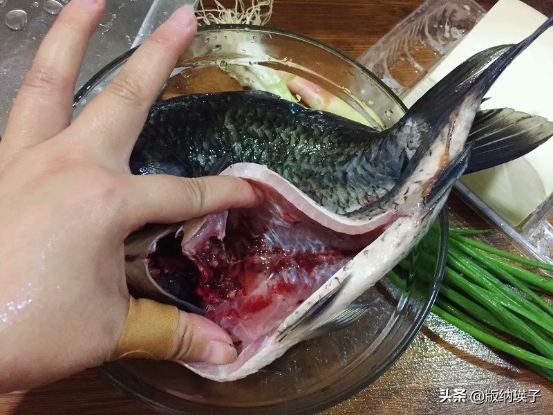 鲫鱼汤要去除鱼腥味,鲫鱼汤选什么样的鱼