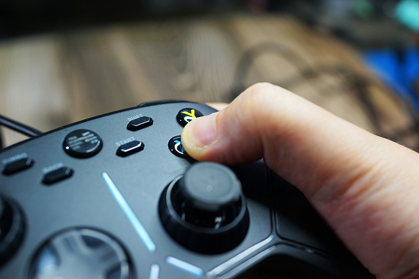 北通阿修罗3手柄灵敏度,可调摇杆灵敏度的游戏手柄