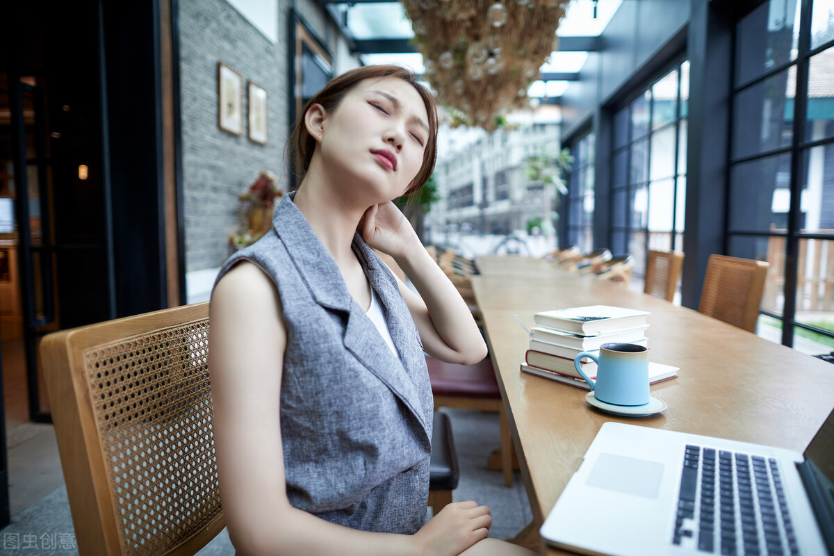 颈椎病满足几条症状就必须治疗,颈椎病患者常用特征性检查