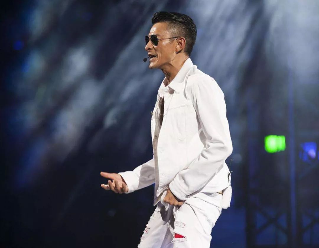 刘德华的粤语歌17岁歌词,刘德华粤语歌17岁完整版