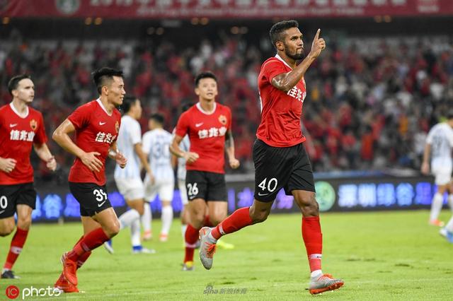 中超奇葩点球,中超15分钟2次巨大争议判罚