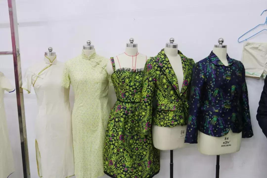 厉害了我们的新时代内容简介,松桃中等职业学校