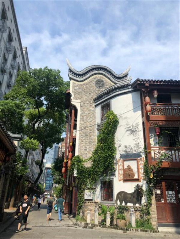 湘江评论|“长沙蓝”刷屏成网红，这波城市形象宣传实力圈粉无数