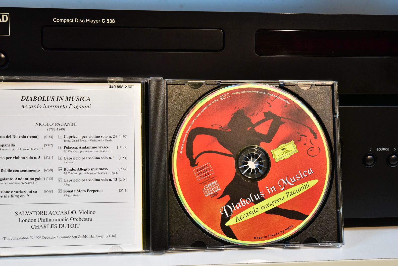 大众买得起的丹拿书架箱上手：仅靠技术细节就足以验明正身