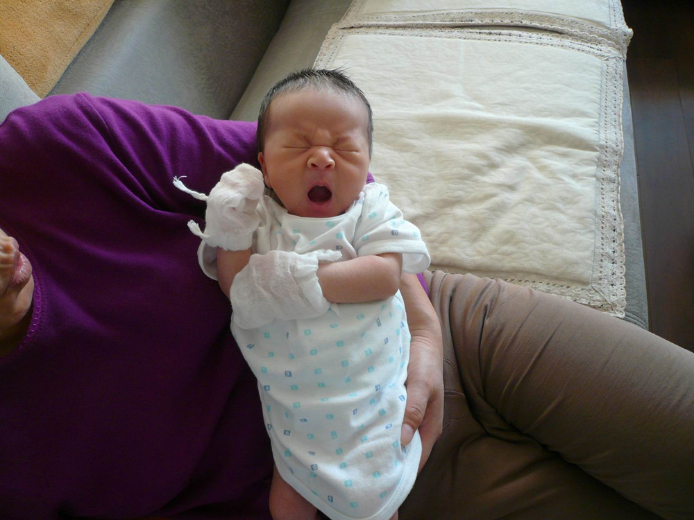 坐月子谁照顾月嫂,坐月子妈妈和婆婆谁好