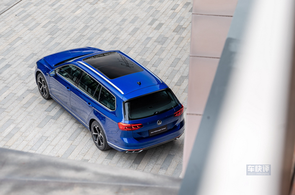 4万多块的帕萨特值得入手么,20多万可以买到哪一年埃尔法