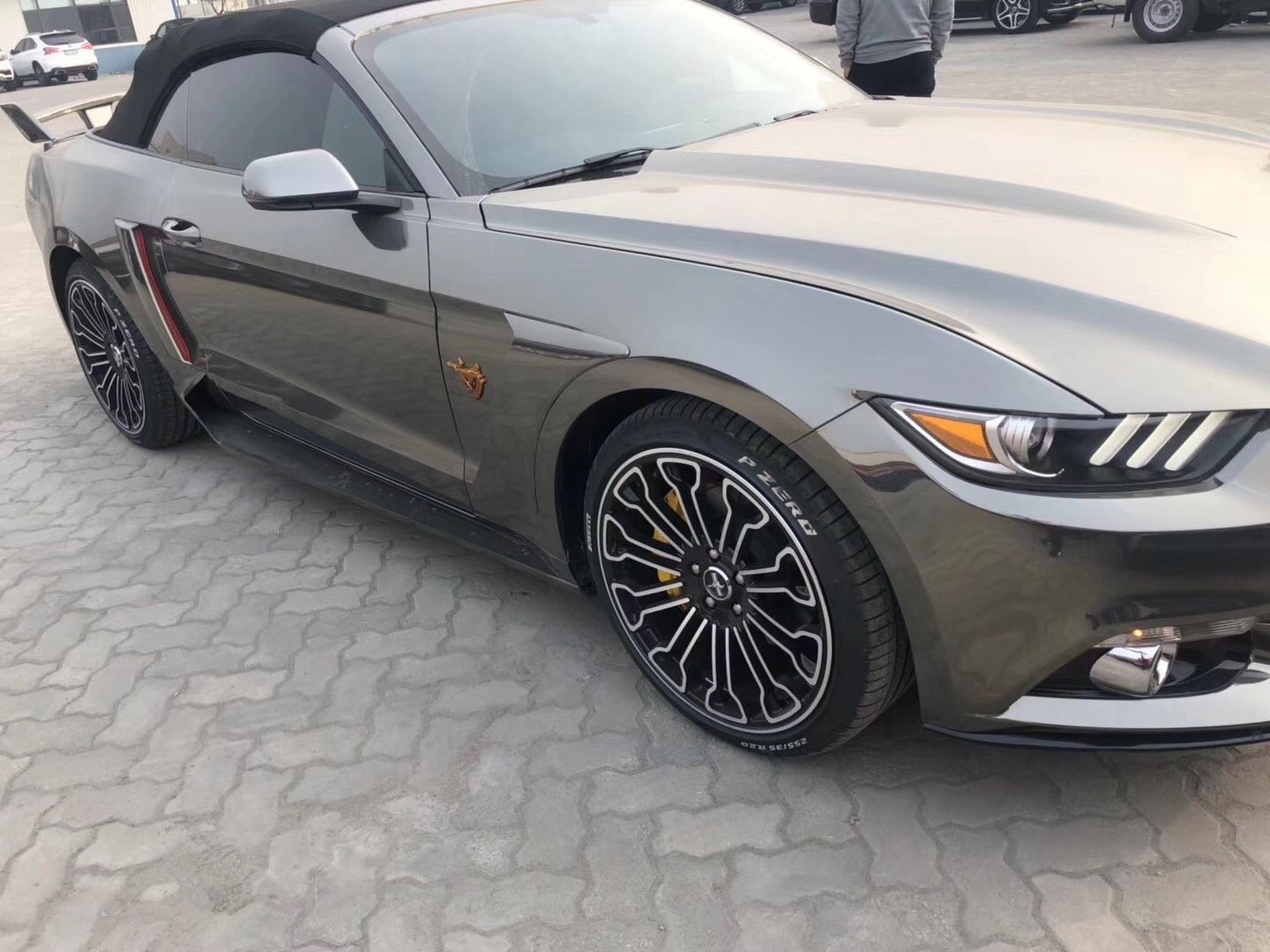 福特野马敞篷版2.3t平行进口,2023款福特野马硬顶敞篷版