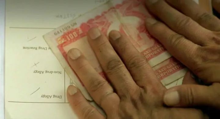 昔日影帝如今沦落为小鲜肉作陪,昔日影帝沦落街头