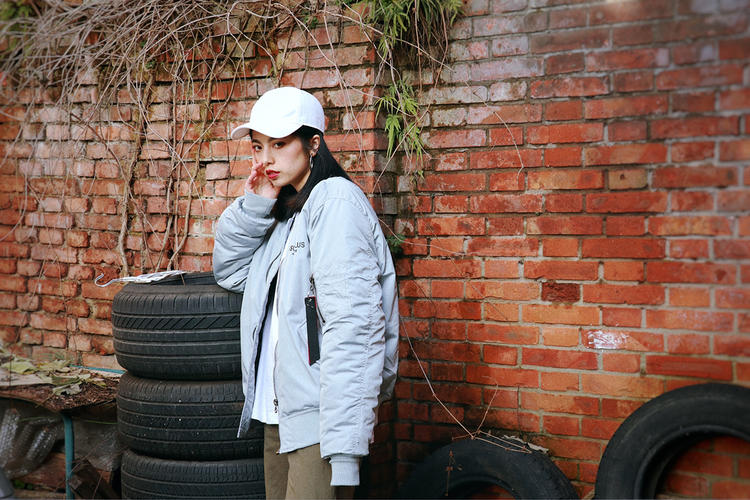 陈冠希亲曝联名新鞋,三条杠陈冠希联名