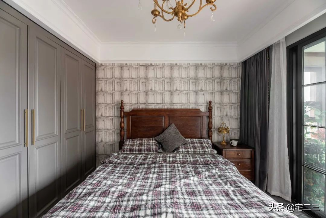 嗜好旧物的90后,用柔软的心构建家中岁月感