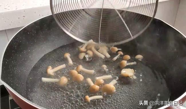 家庭版披萨的做法用什么面粉,简单一招学会披萨基础做法