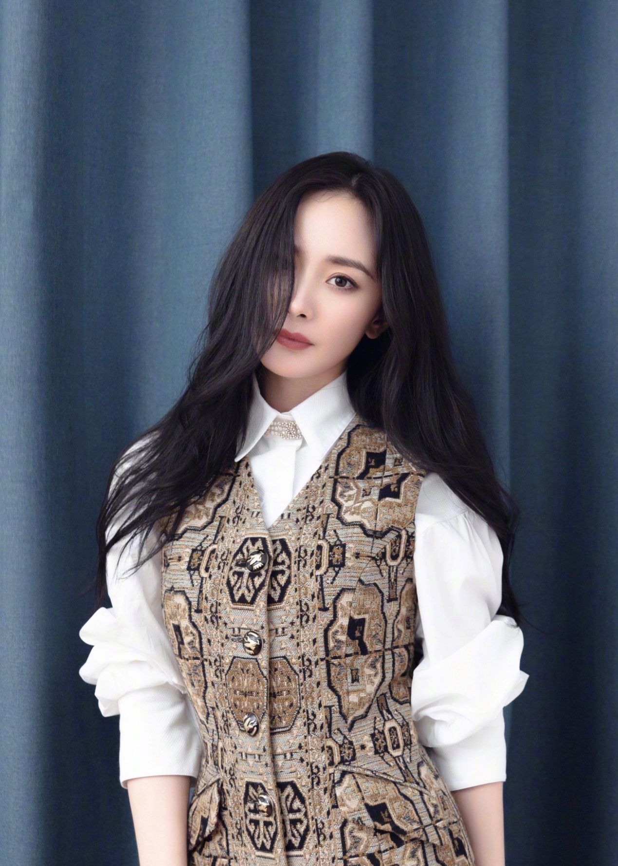 天生的美人胚子，脸上一般具有4个特征，淡妆浓妆都很好看