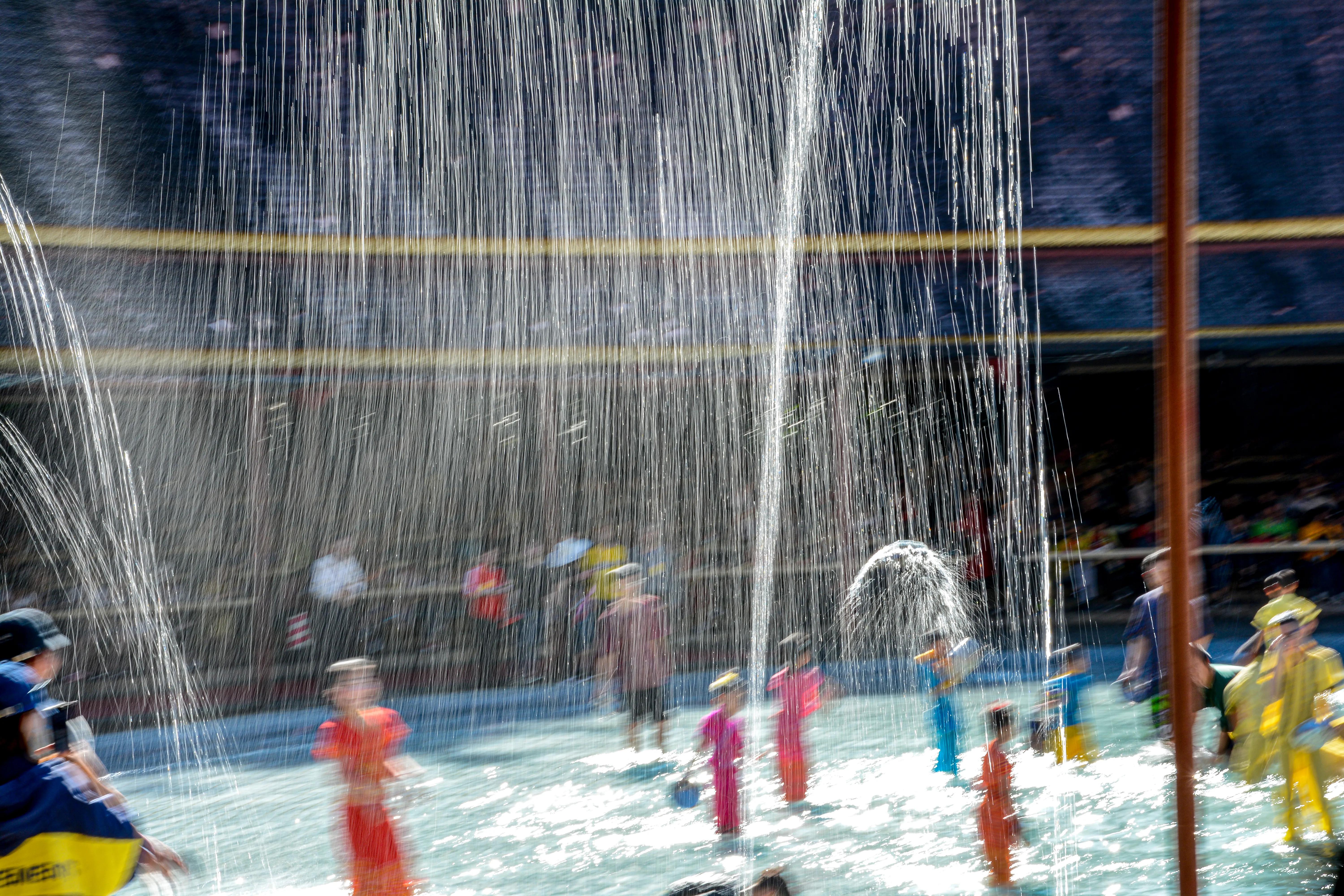 傣族泼水节打鼓完整版,傣族泼水节欢歌