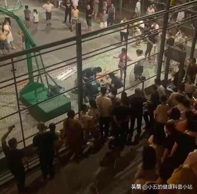 小伙剧烈运动后喝冰水吐血,运动后能不能喝冰水心脏骤停