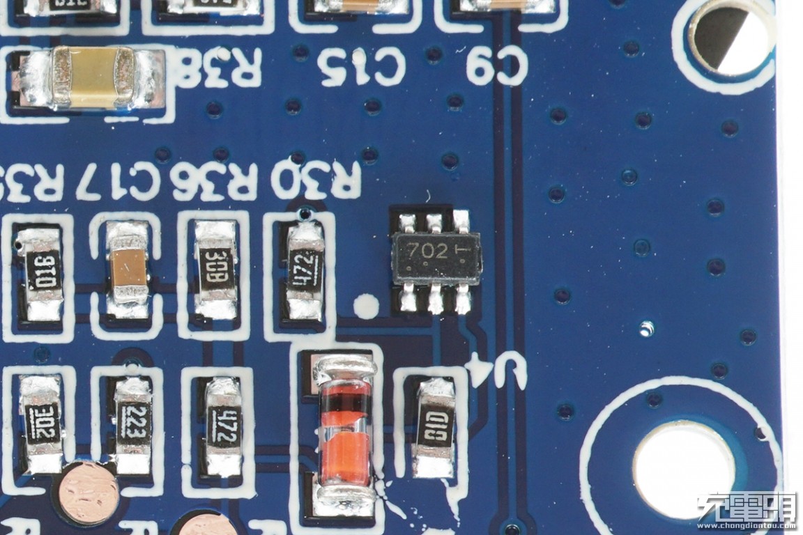 philips充电器拆卸图解,飞利浦dlp2109移动电源拆解