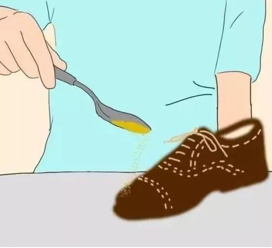 鞋子鞋口清洗的方法,鞋子后面的小拉环
