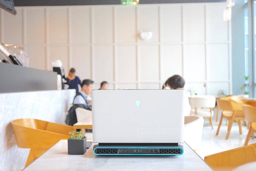 给你40000块，你是选择买一台这样的笔记本还是北京的一个平方