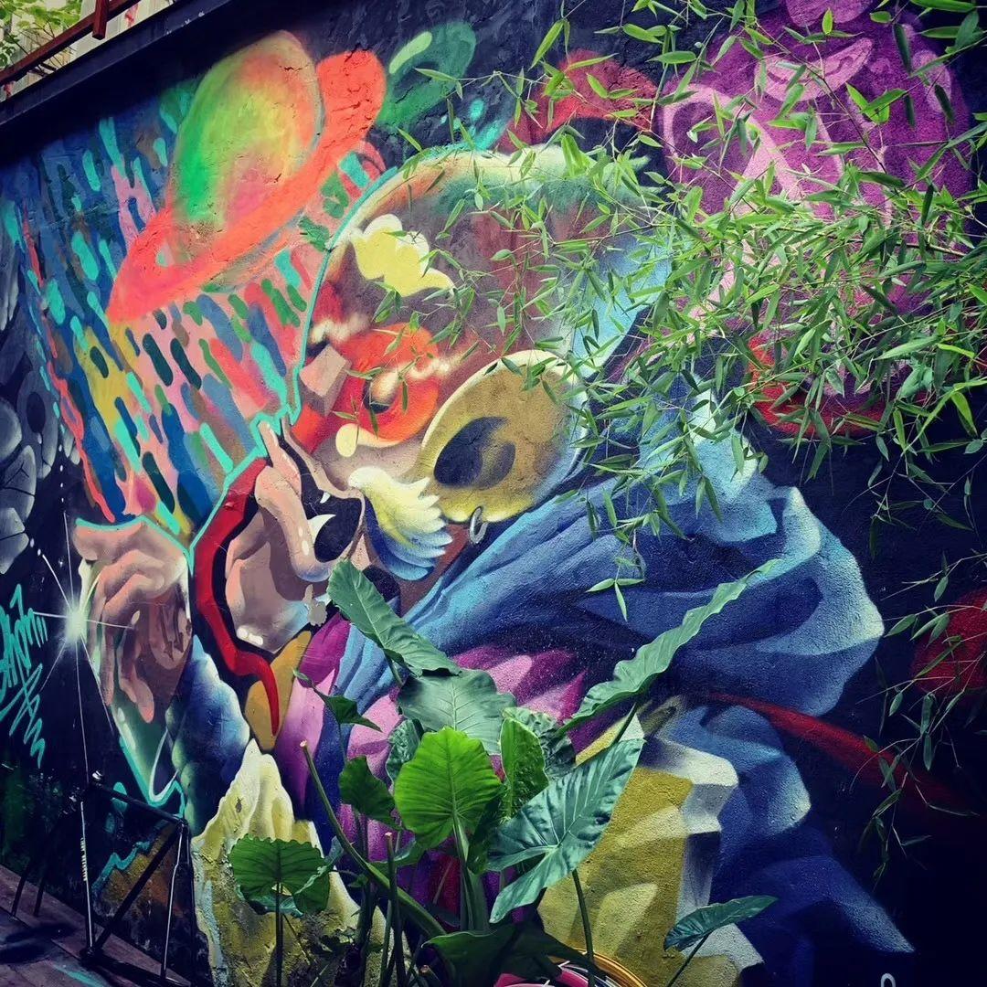 跨界首秀！街头涂鸦x花艺装置艺术，打造全球最IN潮流现场