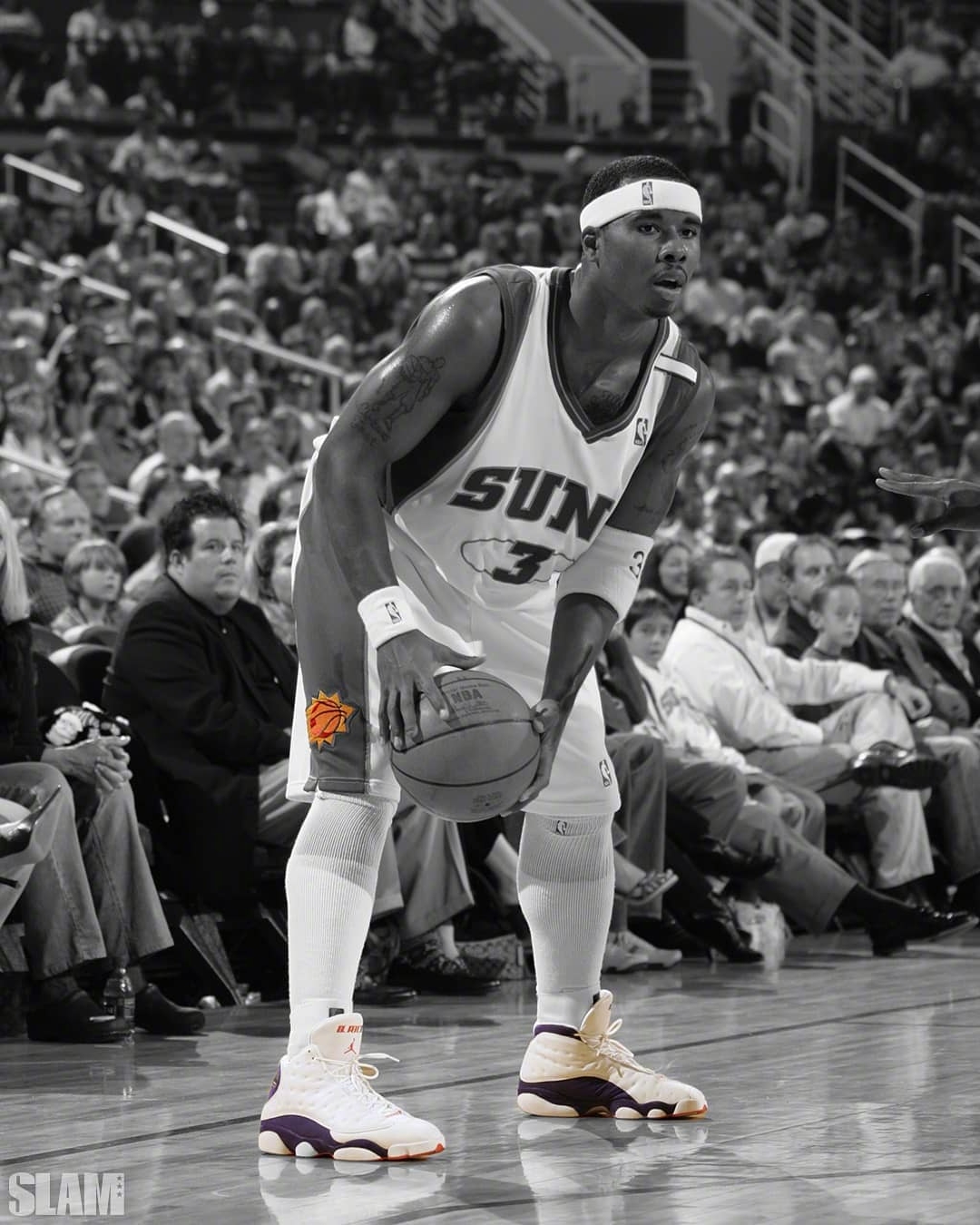 黑人：你可以*辱侮**我但不能践踏我的AJ乔丹鞋。这不仅仅一种信仰