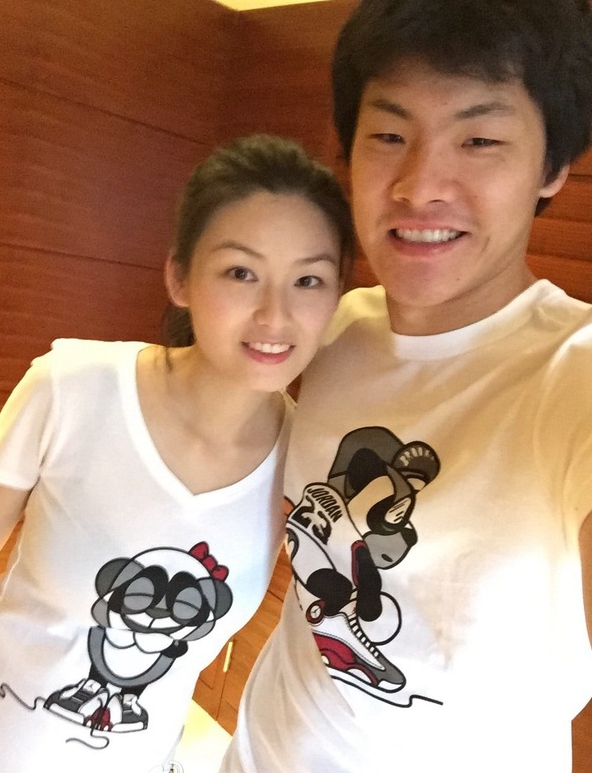 王大雷十年爱情路，婚礼现场给妻子献歌，如此疼爱一对儿女