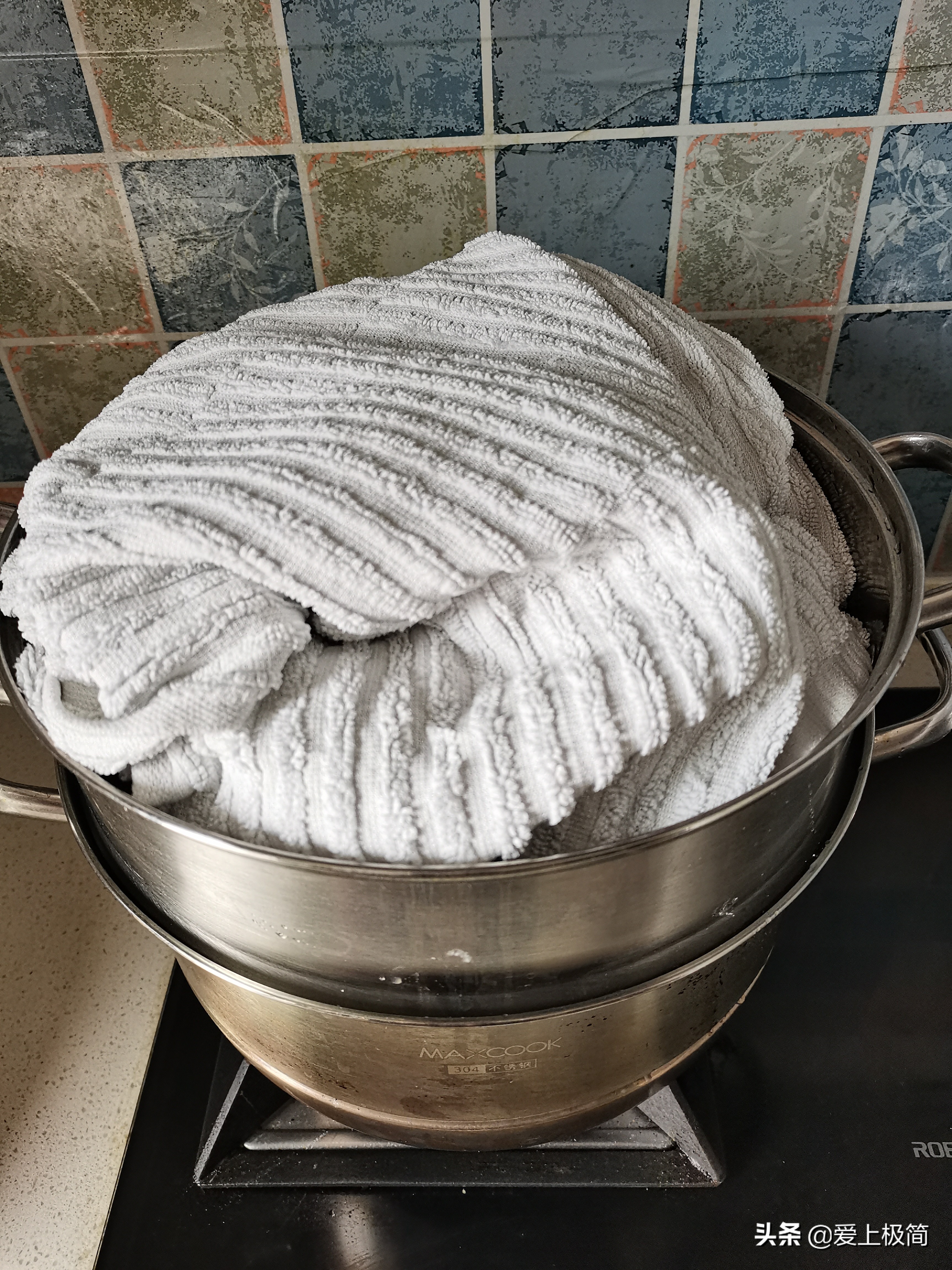 羊毛衫用热水洗了缩水怎么还原,缩水的羊毛衫用白醋洗放多少醋