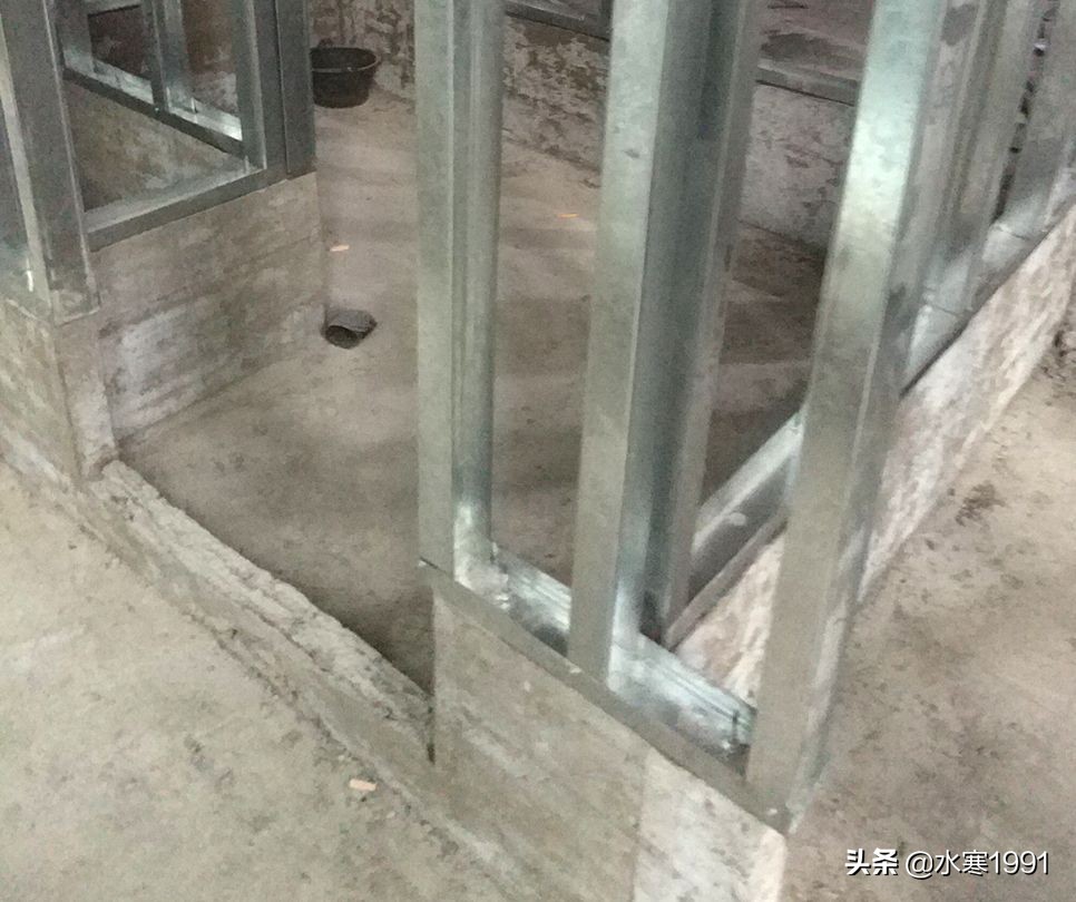 轻钢龙骨石膏板隔墙做地梁的好处,轻钢龙骨隔墙做地梁的作用