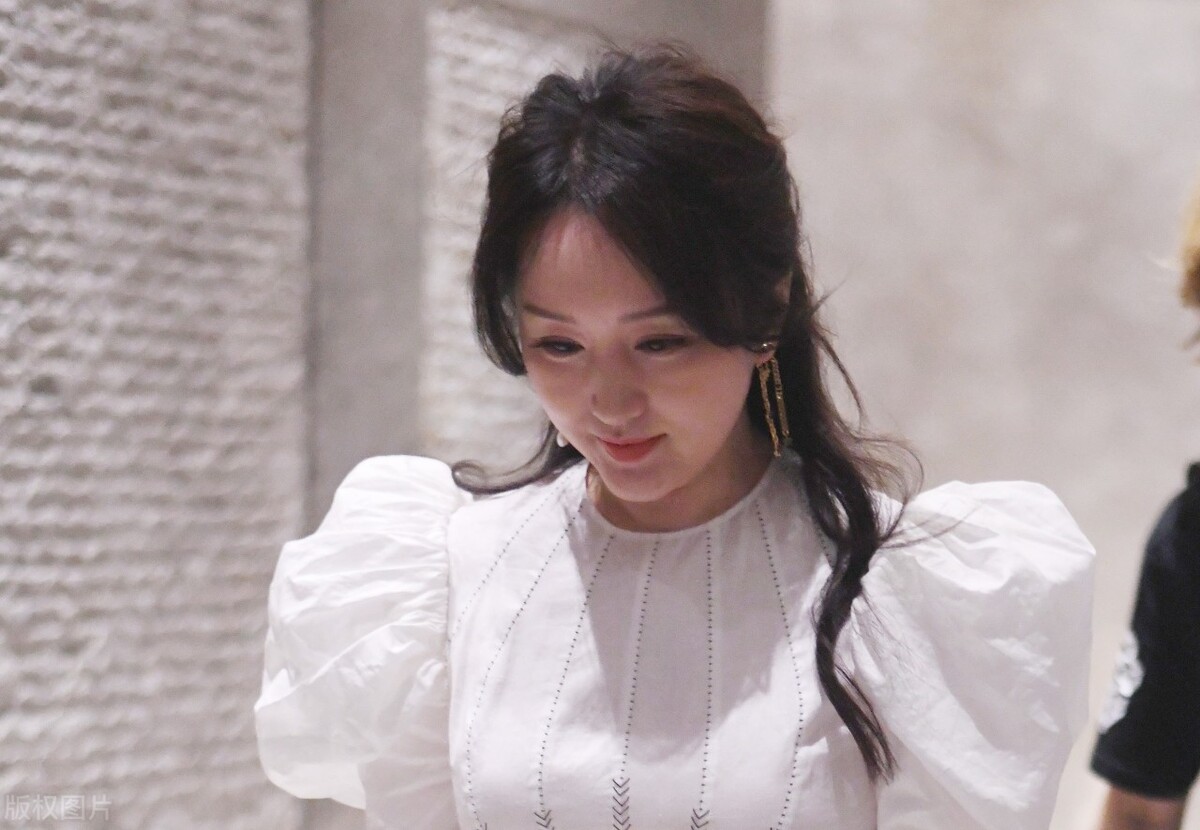 杨钰莹八卦故事,杨钰莹的故事简介