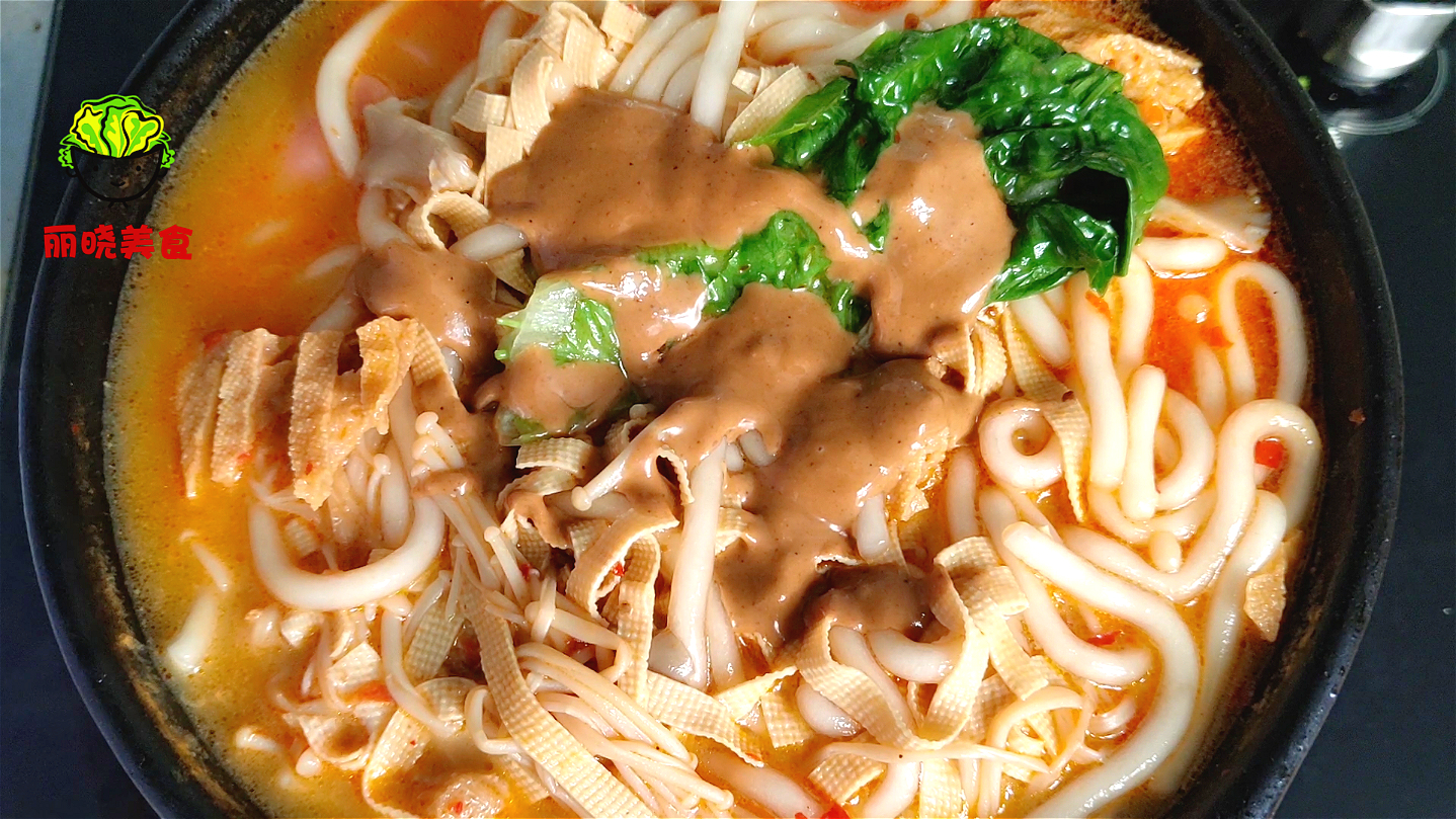 在家教你如何做麻辣烫,想吃麻辣烫但是不能吃辣怎么做