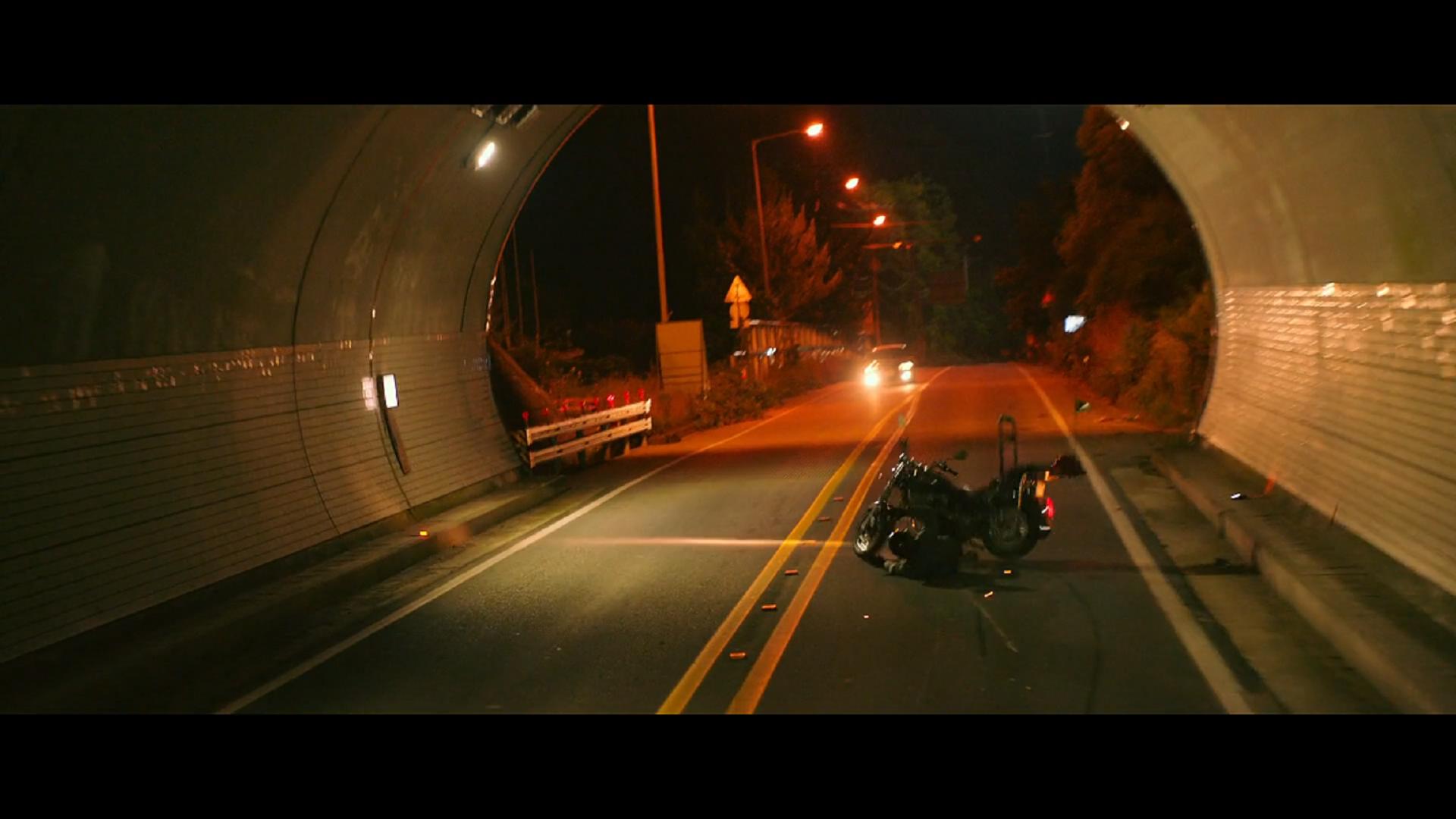 一上映就夺得韩国电影票房冠军，赶超《阿凡达》的纪录，不容错过