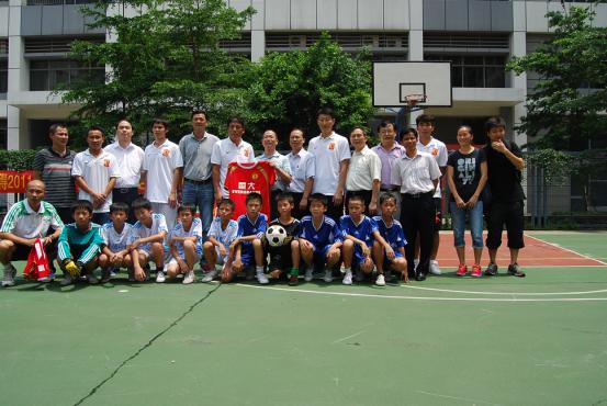 校园足球的“垦荒牛”，渔沙坦小学潘国洪校长的足球故事