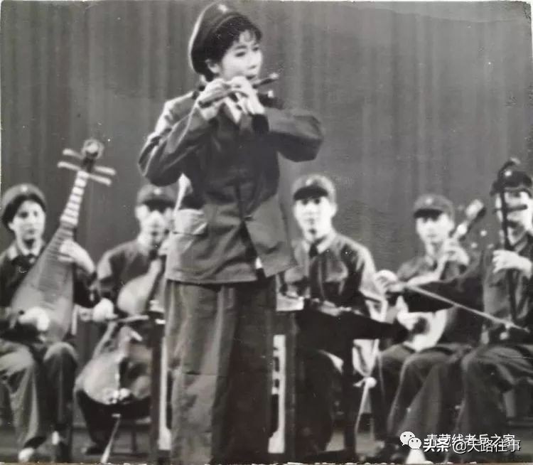 文艺兵跳芳华,文艺兵芳华话剧