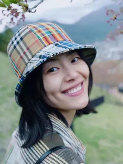 倒瓜子脸型适合戴什么帽子,脸型长的男生适合戴的帽子