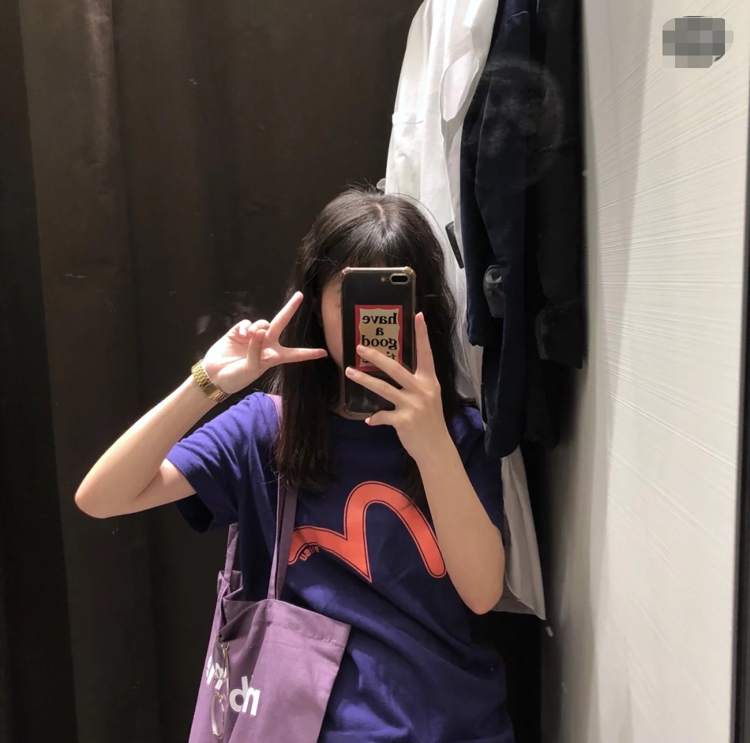 去照相馆拍照怎么选服装拍才好看,旅游拍照怎么穿搭衣服好看